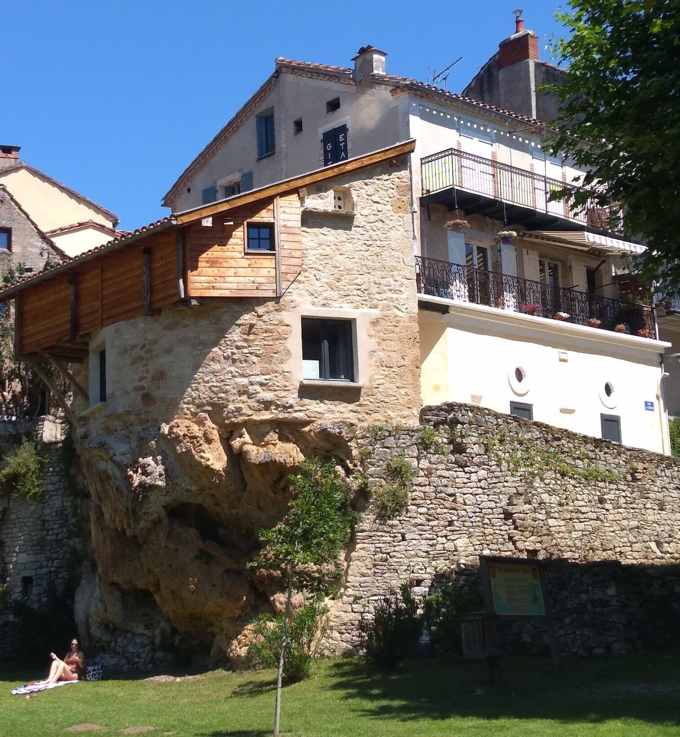 Le monde allant vers - Gîte / Gîte d'étape à Vers (Lot)