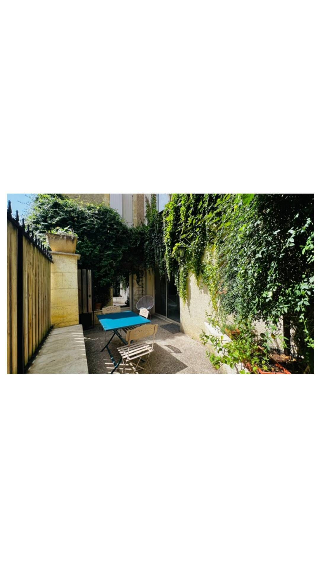 Vente fonds & murs - Maison et table d'hôtes de caractère sur le GR 65 à CONDOM